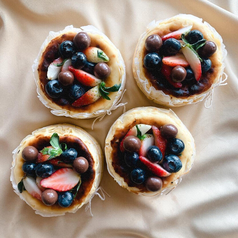 4" Vanilla Basque Burnt Cheesecake