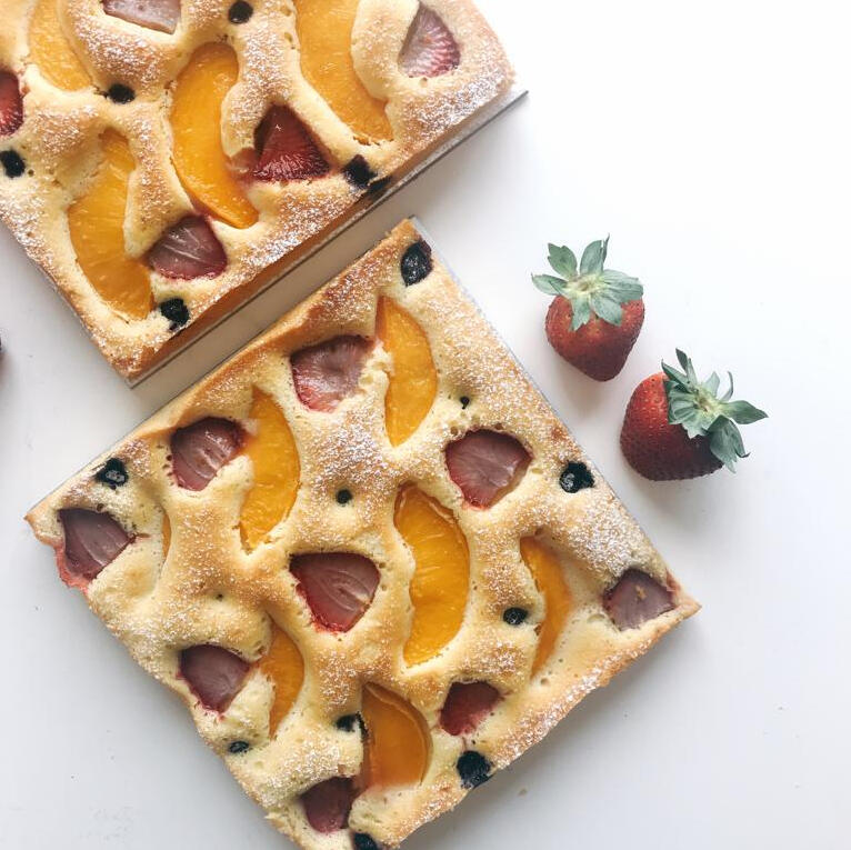 10&quot; Fruit Yogurt Cake