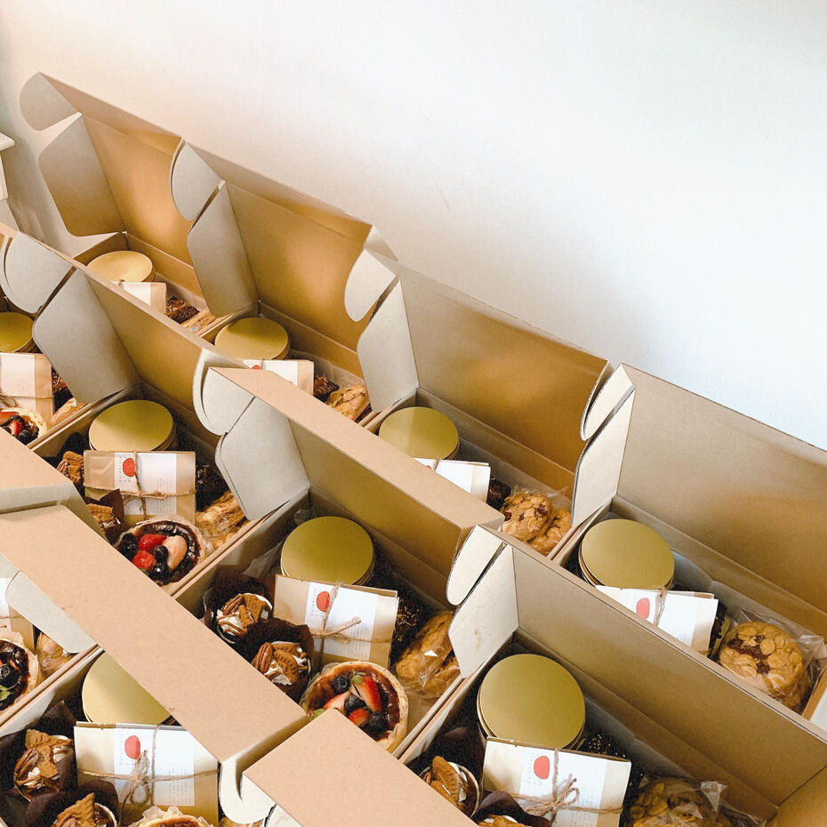 Corporate Mix Dessert Box